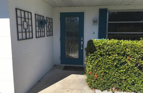 Venice Gardens House | Bright/Comfortable/Fully Equipped Home in Convenient Location Near Beaches