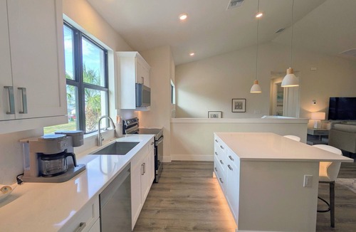 Bonita Springs House | Built 2025 - Canal Front, Gulf Access, Bring your Boat, 3BR, Sleeps 6, Hot Tub