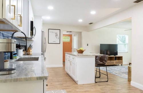 Gulfport House | Bungalow Heated Pool Home 10 minutes to Beaches