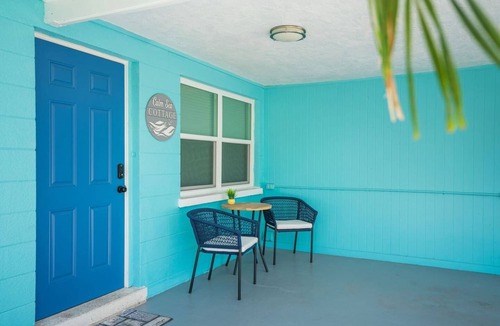 Bayshore Gardens House | Calm Sunset: Sleep 12, Renovated