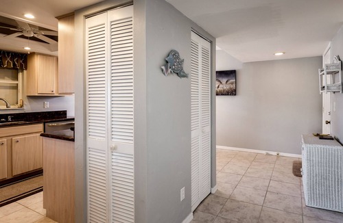 South Island Condo | Canal Front Condo- Walk to Marina, Heated Pool