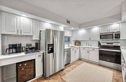 Hudson Bayou House | Canal Front Home in Sarasota with Private Heated Pool & Outdoor Patio!