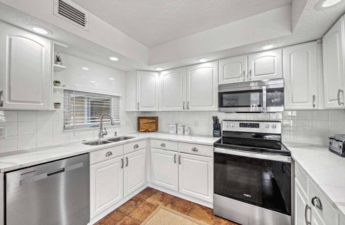 Hudson Bayou House | Canal Front Home in Sarasota with Private Heated Pool & Outdoor Patio!