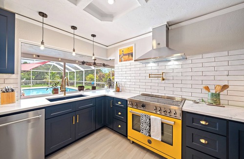 Whitfield House | Canal-Front, Large Pool, Near Top Beaches and Downtown