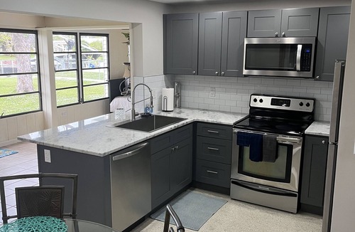 Fort Myers House | Canal house minutes from downtown Fort Myers