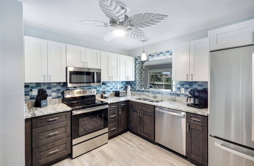Pelican House | Canal🌴Pool, Hot Tub, Boat Rental, Dog Run