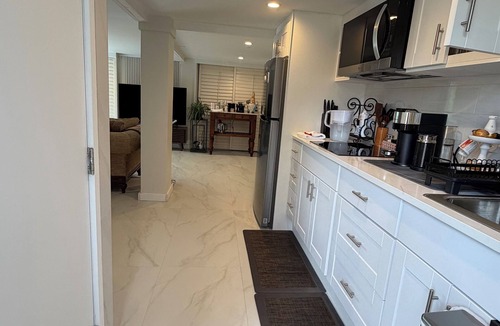 Bay Isle Condo | Canalfront Siesta key entire King suite
