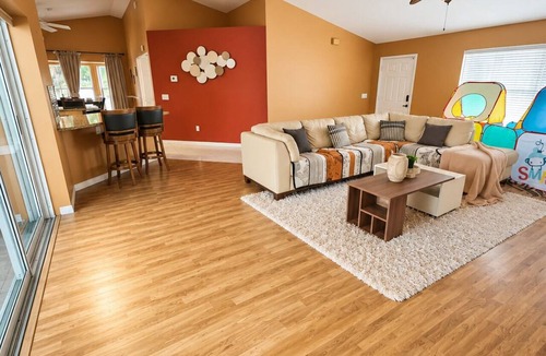 Cape Coral Hotel | Cape Coral Retreat w Pool & Court