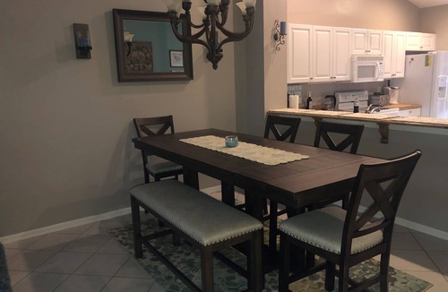 Naples Condo | Carlton Lakes, impeccable 3BR, 2 bath, 2050 sqft near beaches, shops and dining