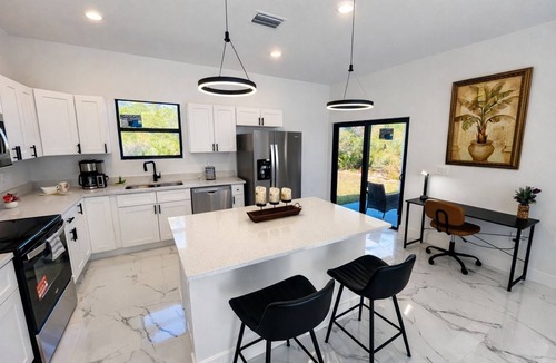 Harris House | Casa encanto, your home away from home.