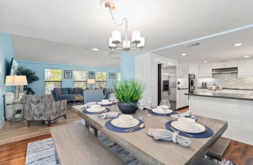 Bay Isle House | Casa Leone | Heated Pool & Spa, Pet Friendly, Putting Green