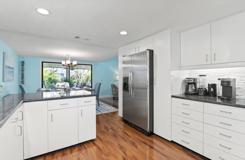 Bay Isle House | Casa Leone | Heated Pool & Spa, Pet Friendly, Putting Green