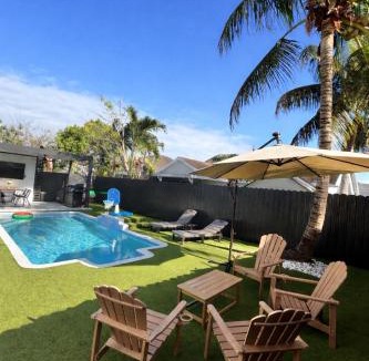 Princeton House | Casa Madrisqui Heated Pool Oasis 12 Guests Midway Keys & Miami
