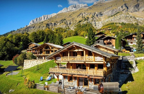 La Giettaz Ski Chalet | Chalet Crechoua - alpine home in Megève for 14, spa & slopes - OVO Network