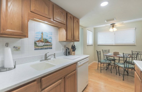 Sanibel House | Charley's Place | Affordable & Adorable! Sanibel Home Close To Everything!