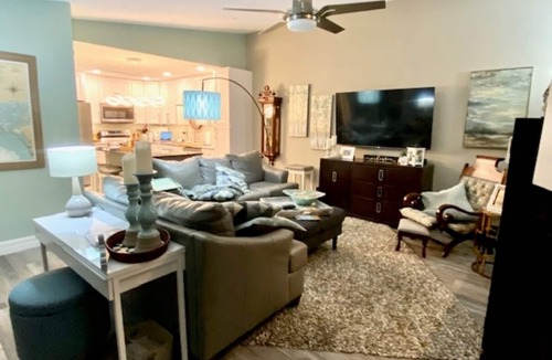 Riverbend Country Club Condo | Charming 2-bedroom condo North Fort Myers private outdoor courtyard and hot tub
