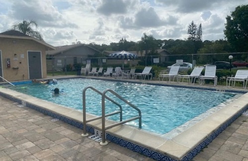 Riverbend Country Club Condo | Charming 2-bedroom condo North Fort Myers private outdoor courtyard and hot tub