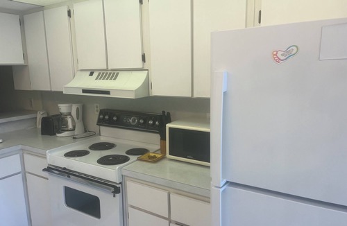 East Naples Condo | Charming 2-bedroom condo Naples WinterPark community 3 miles to Naples Pier
