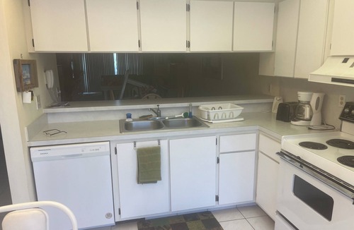 East Naples Condo | Charming 2-bedroom condo Naples WinterPark community 3 miles to Naples Pier