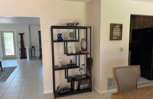Englewood House | Charming 3-bedroom farmhouse on 5 acres with in enchanting Englewood, FL.