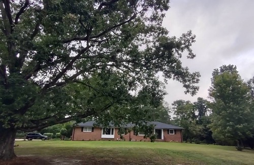 Wade Hampton House | Charming 3-bedroom house in convenient Botany Woods Area of Greenville