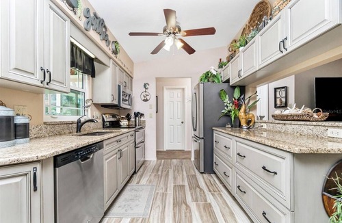 Englewood East House | Charming 3-bedroom house with pool in Englewood just minutes from the beach.