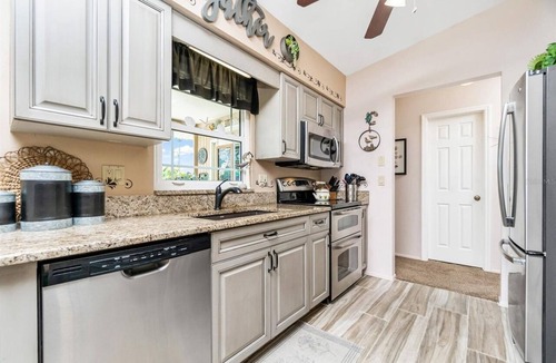 Englewood East House | Charming 3-bedroom house with pool in Englewood just minutes from the beach.