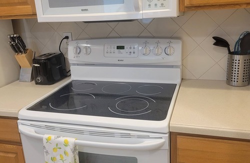 South Venice House | Charming 3-bedroom house in quaint Venice with heated pool!