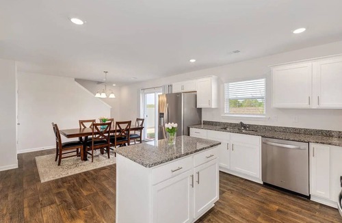 Greer House | Charming 3-BR,2.5Bath,12 mins away GSP,10 mins BMW,In midof Spartburg Greenville