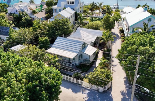 Hope Town Cottage | Charming Cottage w/pool- in the highly desired settlement