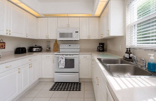 Rotonda Lakes House | CHARMING FLORIDA GETAWAY 3BDR HOME WITH A POOL