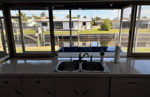 Lochmoor Waterway Estates House | Charming house in lovely North Fort Myers with WiFi, AC and on the water