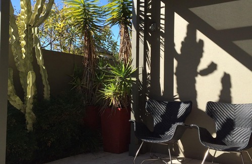 Hamilton Bed & Breakfast | Chaucer Palms Boutique Bed & Breakfast