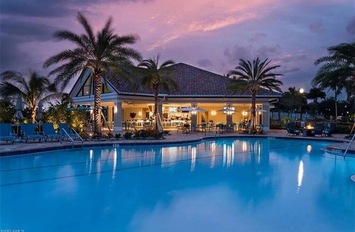 Naples Condo | Chic 2-bedroom condo in brilliant Naples - golf included except cart