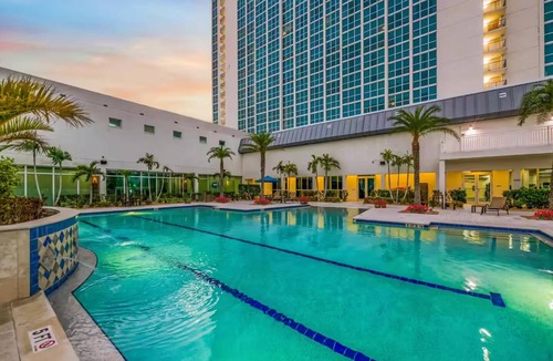 Downtown Historic District Apartment | City-View Getaway in the Heart of Downtown