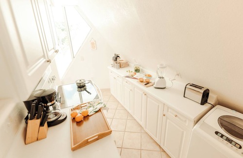 San Carlos Park Villa | Classic Pyramid – Fort Myers' Most Unique Hideaway