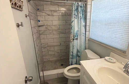 Bay Esplanade Apartment | Clearwater Beach Retreat. 1 Bedroom steps to water