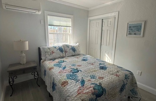 Bay Esplanade Apartment | Clearwater Beach Retreat. 1 Bedroom steps to water