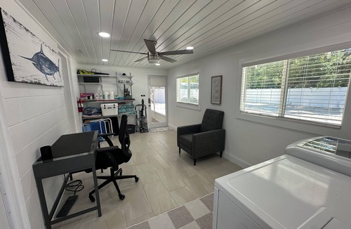Arlington Park House | Clematis Cove Hot Tub Fire Pit Outdoor TV Close to Downtown