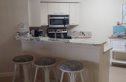 Isla del Sol Condo | Close to beach, St Petersburg Fl. Stylish 1st floor