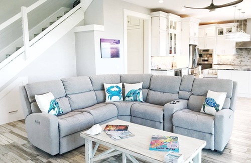 Placida House | Cloud 9 on LGI Beach! No Roads. No Cars. Just Island Life w/Beach to Bay Views.
