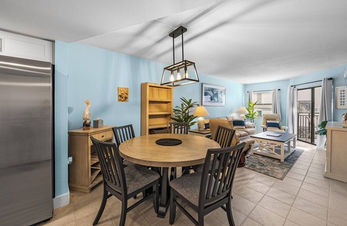 Belle Vista Condo | Coastal 2 Bedroom | Beach, Bay + Pool Views