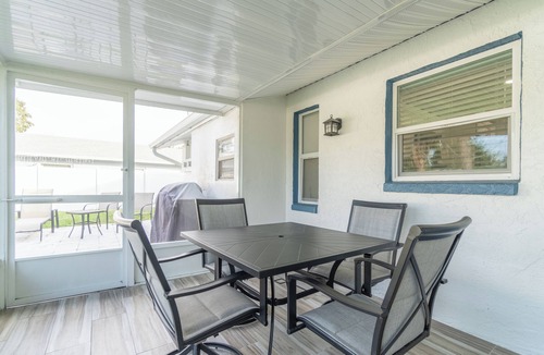 Naples Park House | Coastal Comfort-2 Bedroom Villa Near Beach