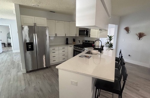 Englewood East House | Coastal Family Retreat with Pool & Hot Tub Heat Included Near Gulf Coast Beaches