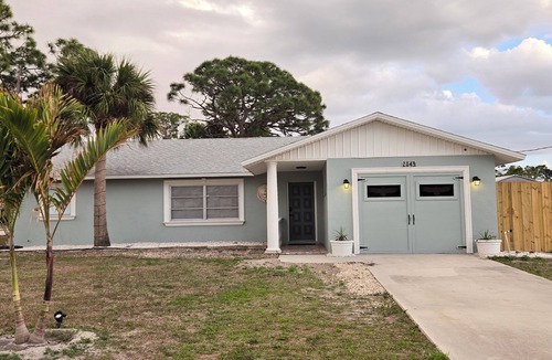 Englewood South House | Coastal Getaway - Tiki Bars and Sunset Views in Englewood
