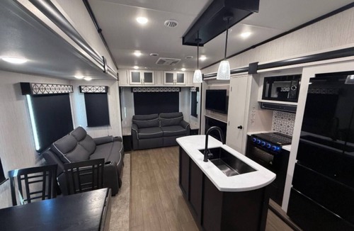 Vamo House | COASTAL RETREAT RV IN SARASOTA