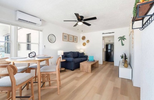 Bay Esplanade Apartment | Coastal Waterfront Condo 2 blocks to Beach