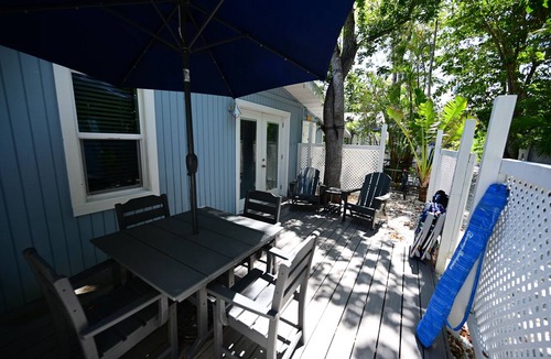 Sanibel Hotel | Comfortable 1BR hotel suite in beautiful Sanibel including bikes & beach gear