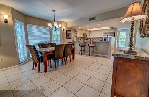 Palm Island Villa | Comfortable 2 BR! Gorgeous Villa with access to pool and beach B1511A