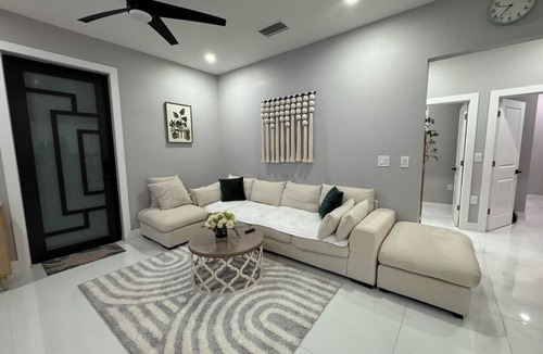 Rural Estates House | Comfy 2BR Getaway in Naples